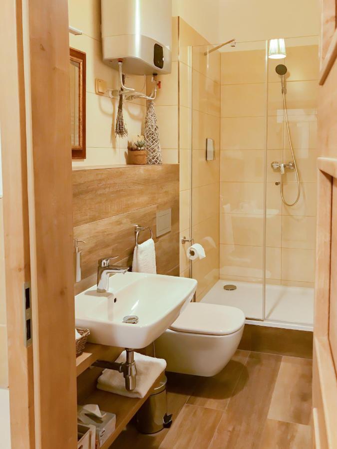 Golden Wood Apartments Пльзень Экстерьер фото