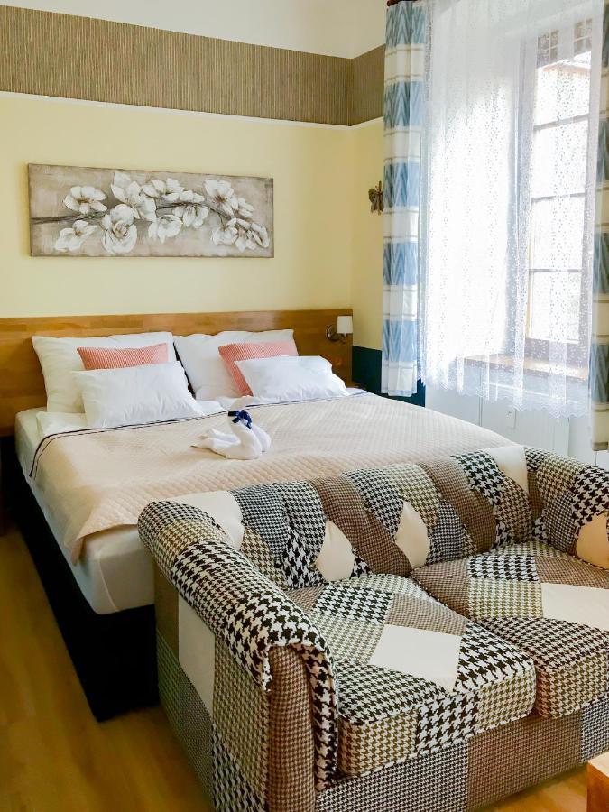 Golden Wood Apartments Пльзень Экстерьер фото