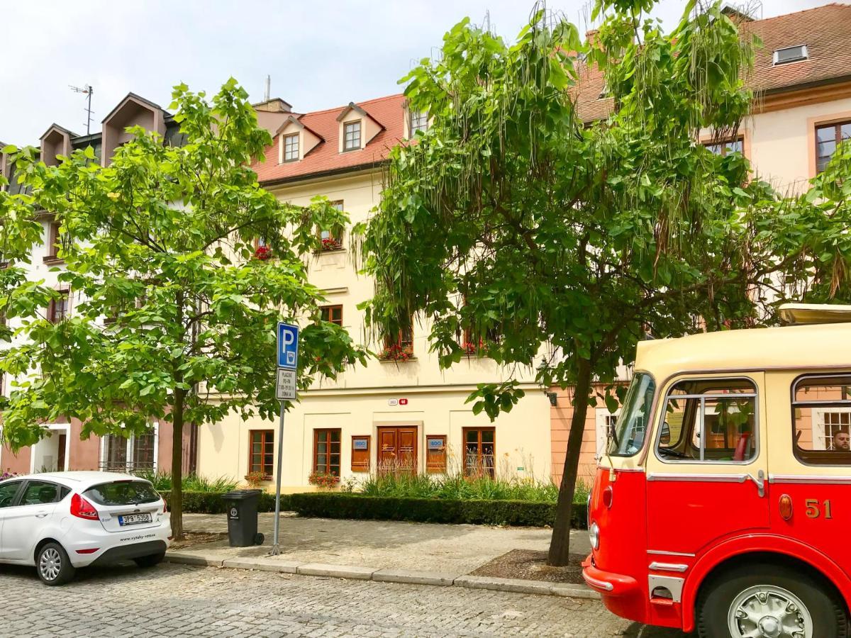 Golden Wood Apartments Пльзень Экстерьер фото